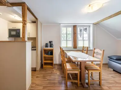 Fewo 7: Wohnraum mit Küche