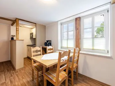 Fewo 7: Wohnraum mit Küche