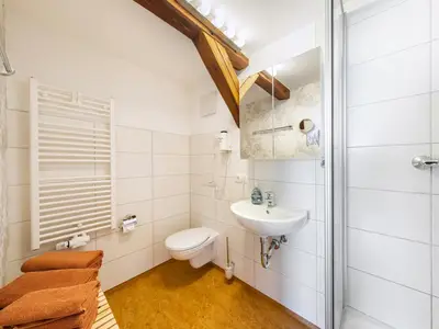 Fewo 14: Bad mit Dusche & WC