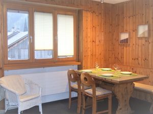 18369741-Ferienwohnung-5-Rueras-300x225-3