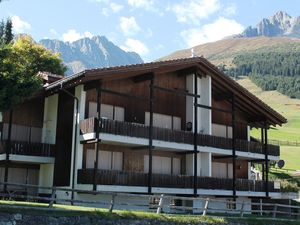 18369514-Ferienwohnung-6-Rueras-300x225-0