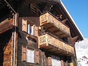 18369696-Ferienwohnung-9-Rueras-300x225-0