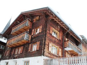 18552158-Ferienwohnung-6-Rueras-300x225-0