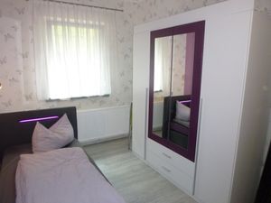 17888989-Ferienwohnung-3-Ruhla-300x225-1