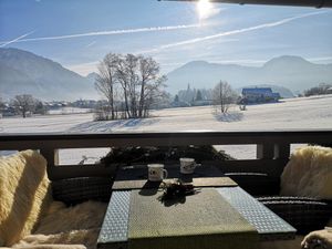 Schöne Aussicht vom eigenen Balkon auf die Ruhpoldinger Berge im Winter