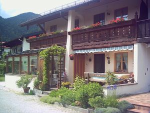 72503-Ferienwohnung-4-Ruhpolding-300x225-0