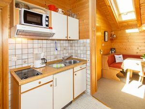 2185299-Ferienwohnung-3-Ruhpolding-300x225-4