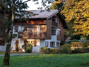 2185298-Ferienwohnung-2-Ruhpolding-300x225-1