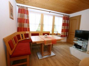 93006-Ferienwohnung-2-Ruhpolding-300x225-1