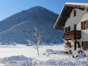 21203811-Ferienwohnung-4-Ruhpolding-300x225-5