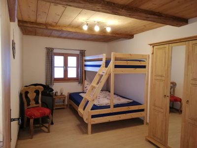 zweites Schlafzimmer (Kinderzimmer)