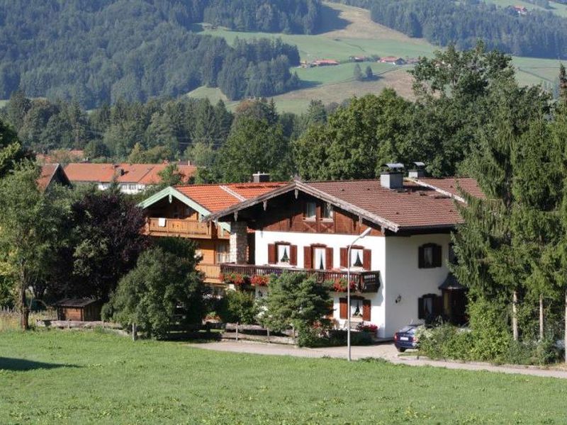 Hausansicht aus Entfernung