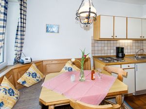 72558-Ferienwohnung-5-Ruhpolding-300x225-5