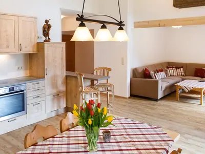 Küche mit Wohnzimmer