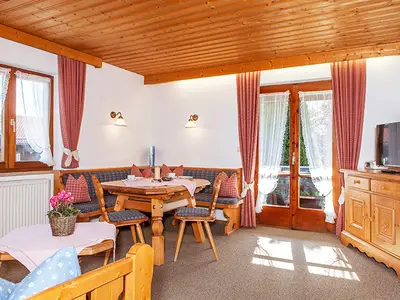 Bauernstube mit Zugang zum Südbalkon