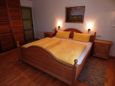 Schlafzimmer 1