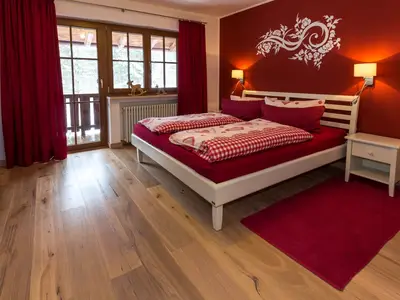 Schlafzimmer 1 mit Parkettfußboden (Allergikerfreundlich)