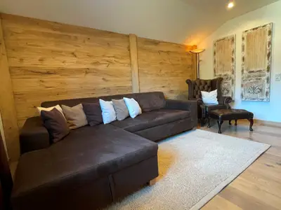 Wohnbereich mit Altholz