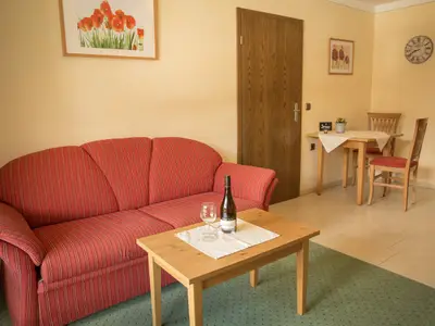 Wohnzimmer mit Essecke