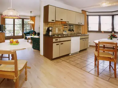 Wohnzimmer mit Küche