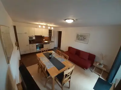 Wohnbereich mit Küche der Wohnung "Westernbergblick"