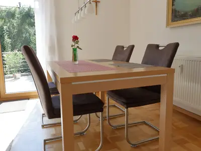 Essplatz in der gemütlichen Wohnküche