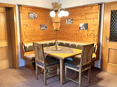 Schöne Eckbank im Wohnzimmer