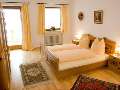 Schlafzimmer 1