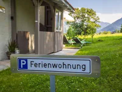 Gäste-Parkplatz direkt beim Aufgang zur Wohnung