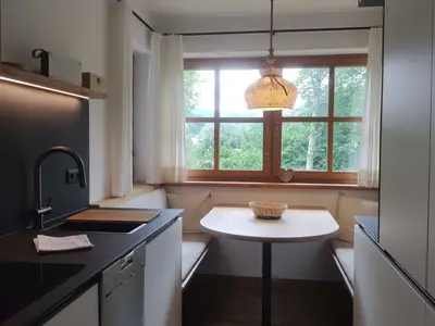 Küche mit Essnische