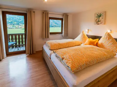 Schlafzimmer mit Balkon