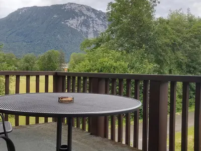 Balkon mit Bergblick