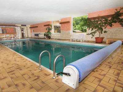 PoolOfHouse