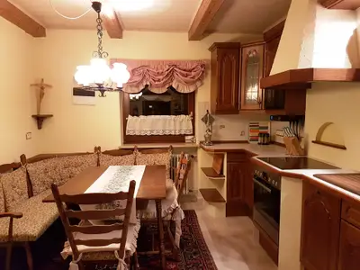 Küche und Essbereich