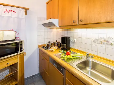 FeWo Kienberg / seperate Küche mit Mikrowelle und Spülmaschine