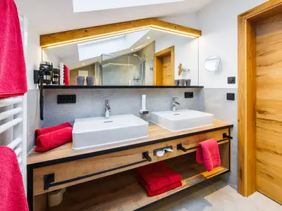 Badezimmer PanoramaFamilienWohnung Hochfelln