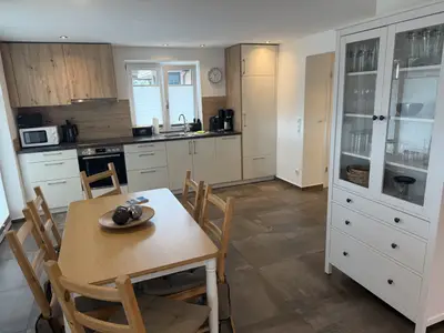 Esszimmer mit Blick auf die Küche