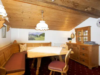 Essbereich mit Eckbank im Adlernest