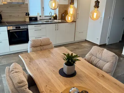 Esstisch in der offenen Küche