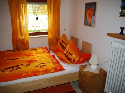Schlafzimmer 1