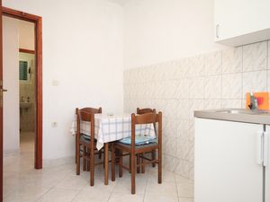 18323203-Ferienwohnung-4-Rukavac (Vis)-300x225-1