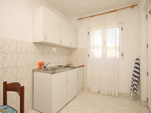 18323203-Ferienwohnung-4-Rukavac (Vis)-300x225-2