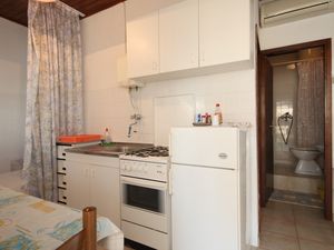 23926490-Ferienwohnung-3-Rukavac (Vis)-300x225-3