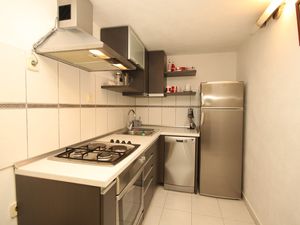 23930557-Ferienwohnung-2-Rukavac (Vis)-300x225-3