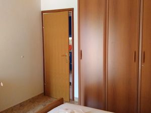 23931724-Ferienwohnung-5-Rukavac (Vis)-300x225-4