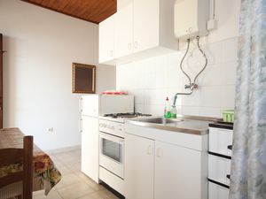 23926491-Ferienwohnung-3-Rukavac (Vis)-300x225-3