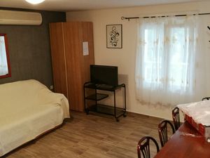 23926735-Ferienwohnung-5-Rukavac (Vis)-300x225-2