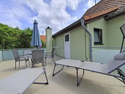 5-Zimmer-FeWo: Terrasse / Balkonanbau
