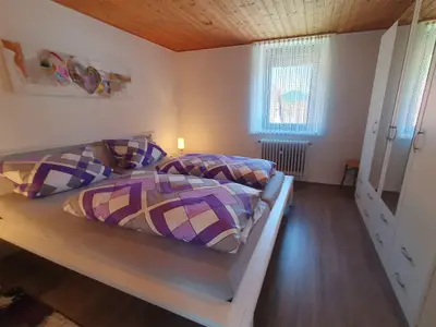 5-Zimmer-FeWo: Kingsize Bett