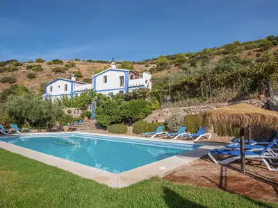 PoolOfHouse